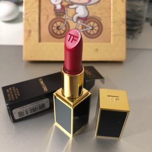 Tom Ford lipsticks 74 dress to kill